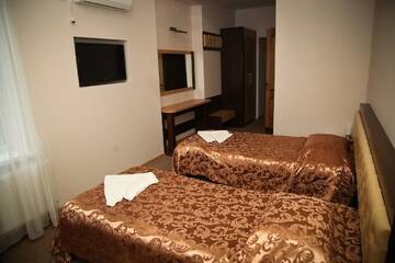Фото номера Стандартный люкс Отель Central Hotel г. Сороки 2